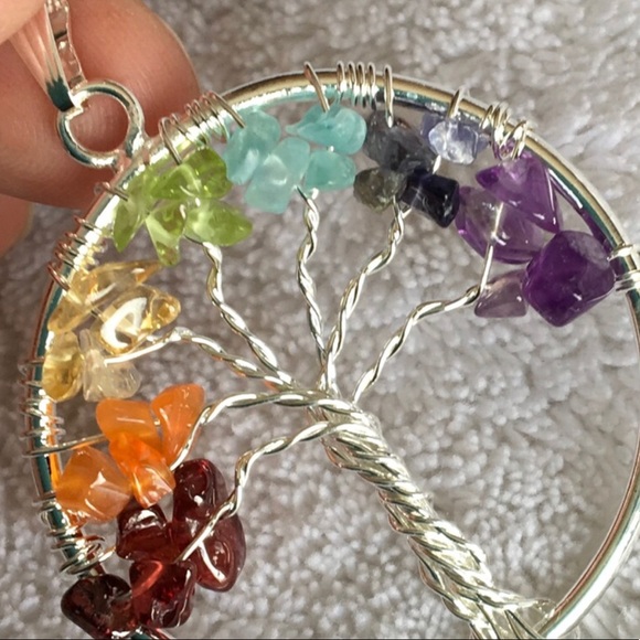 Natural Stones Chakra Tree of Life - circle pendant on black cord - Picture 3 of 8
